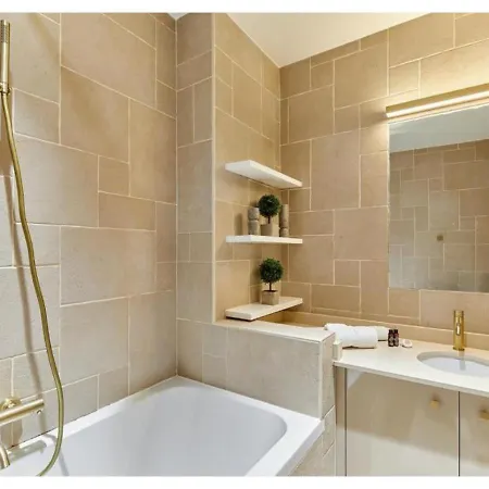 Terrace Trocadero Eiffel Tower By Prestige * Paris